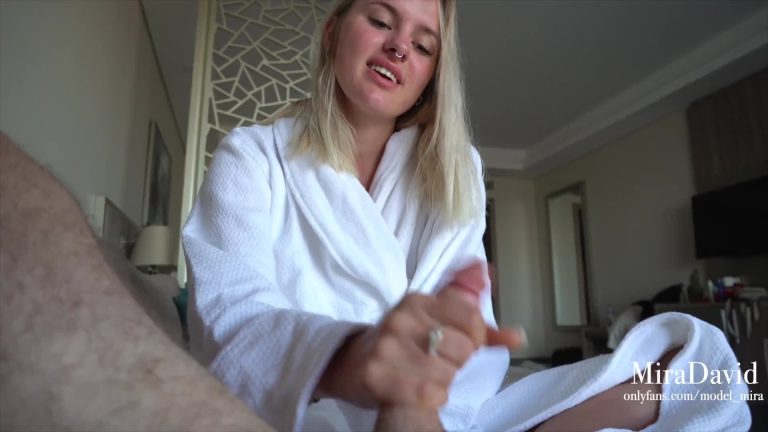 This Babe Knows how to Relax on Vacation Handjob & Hard fuck her Pussy