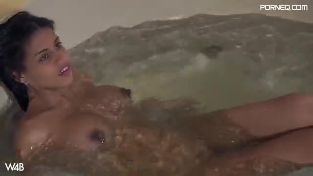 Fascinating Denisse Gomez takes a bath and plays with pussy outdoors