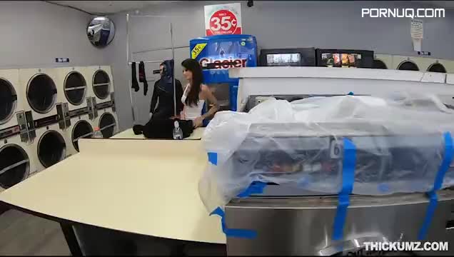 Thickumz Jenna Foxx Thick Laundromat Lust