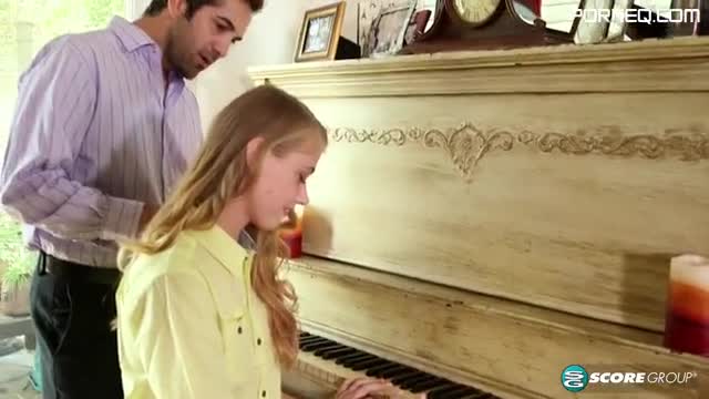 Hannah Hays The Pianist s Penis in Her Pussy
