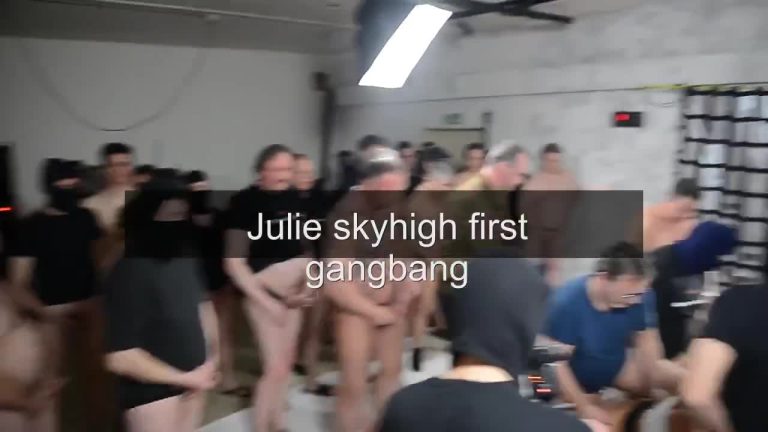 Julie skyhigh 1st gang-fuck high high-heeled shoes (40cumshots)