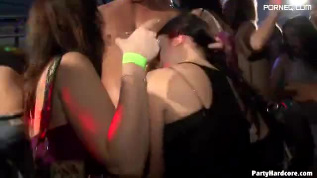 Lucky male strippers blown by sluts
