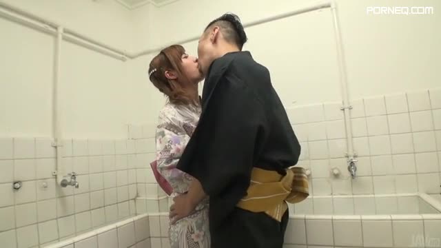Jap girl in traditional kimono Yumi Maeda gets boned in a shower