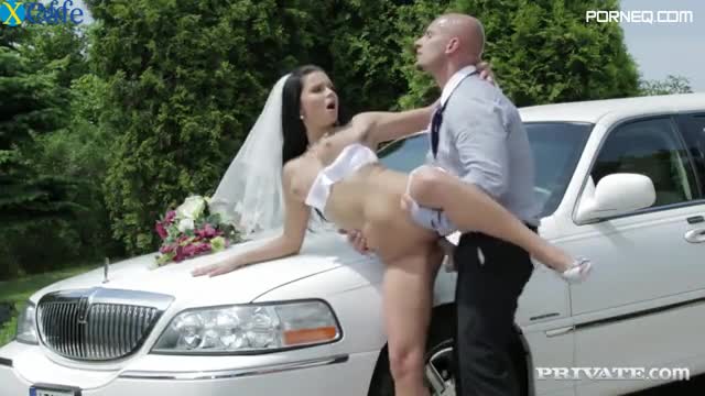 Slutty dark haired bride asked her driver to fuck her hard for the last time