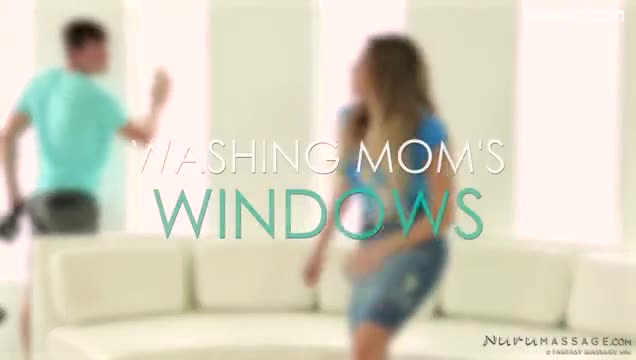 Washing Mom s Windows 30299 01 hd