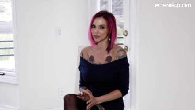 Anna Bell Peaks Gets Her Own Fix