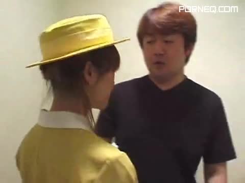 Japan girl elevator blowjob