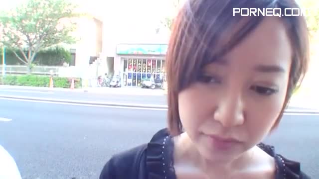 Very cute Asian MILF gets some sexy action in public