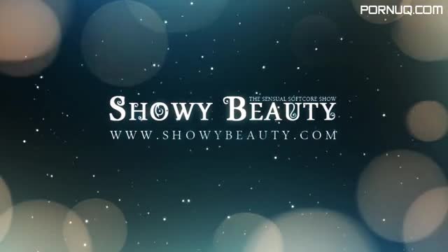 ShowyBeauty com 2018 04 26 Eva Center Of Gravity