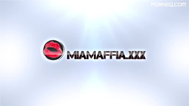 MiaMaffia xxx Horny Hotel Encounter Mia Maffia