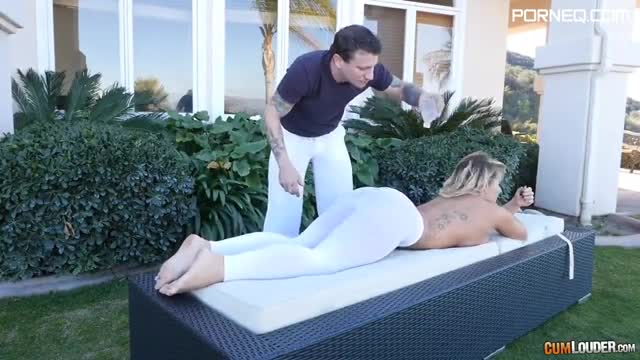 relaxing and exciting massage to Cali Carter