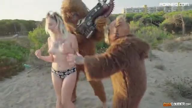 Star Wars cosplayers give hilarious fuck show with sexy Latina Yuno Love