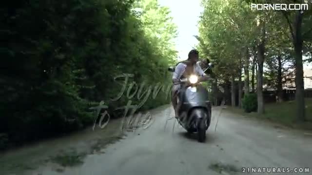 GLAMOUROUS SCOOTER RIDERS free HD porn (1)