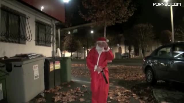 Santa Gets Head At The Glory Hole