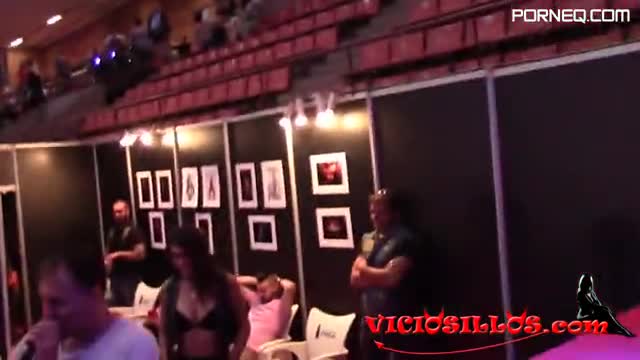 Carolina Abril makes random man enjoy dirty cunt in stage