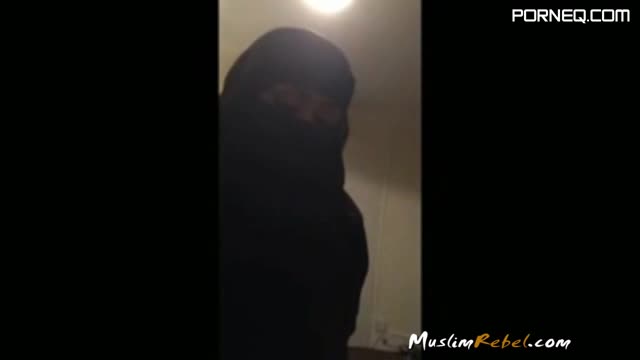 Hot Arab Niqab Blowjob on (5895757)