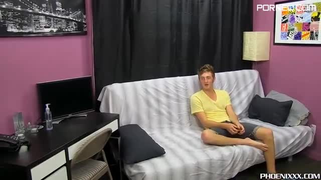 Cute twink seduces straight married dude into hot gay sex on (8769578)