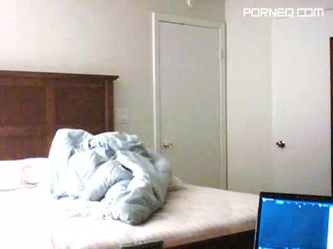GF gives handjob on webcam