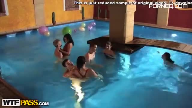 Wild group fucking in the pool Wankoz com