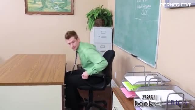 Classroom dickriding on the desk with long haired student in spex